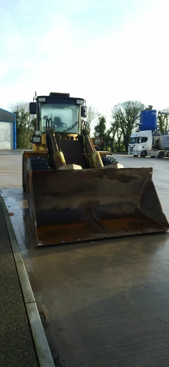 Volvo L90 Loading Shovel - Image 4