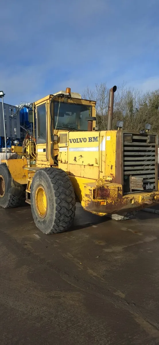 Volvo L90 Loading Shovel - Image 3