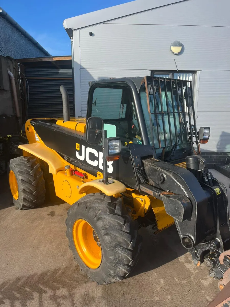 Used 2012 JCB 520-50 5m telehandler - Image 2