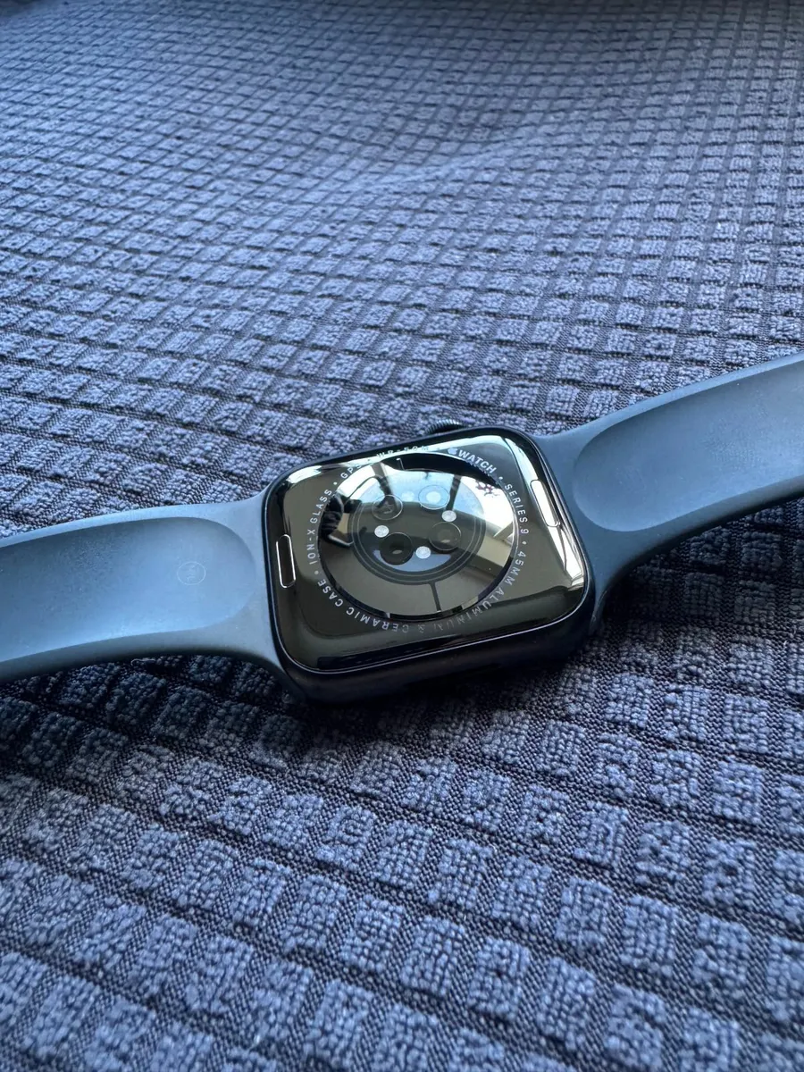 Apple Watch Series 9 (GPS) 45mm – Midnight - Image 3