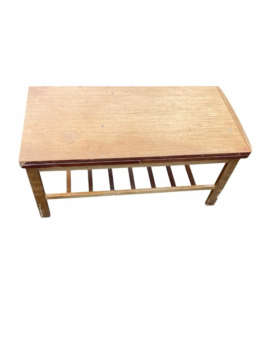 Coffee Table - Mid Century. - Image 2