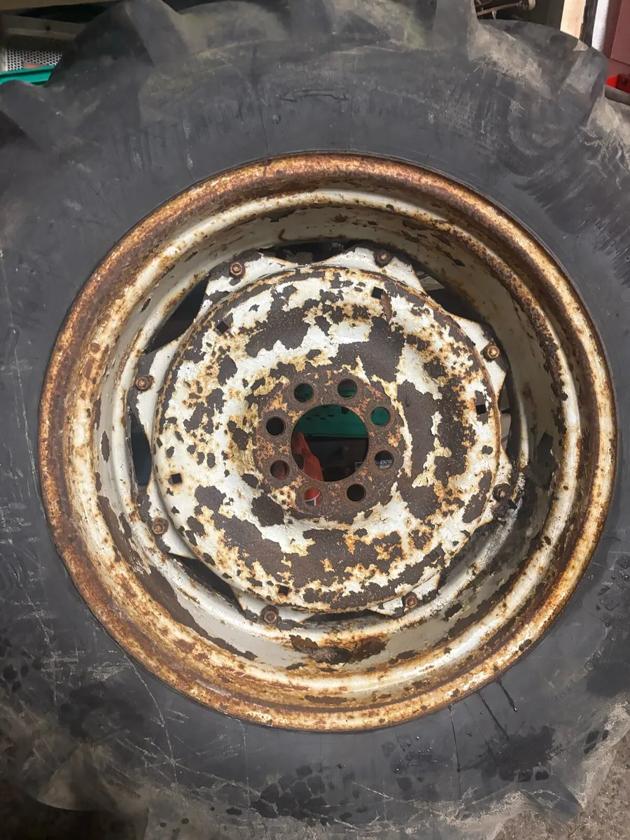 Ford tractor parts - Image 1