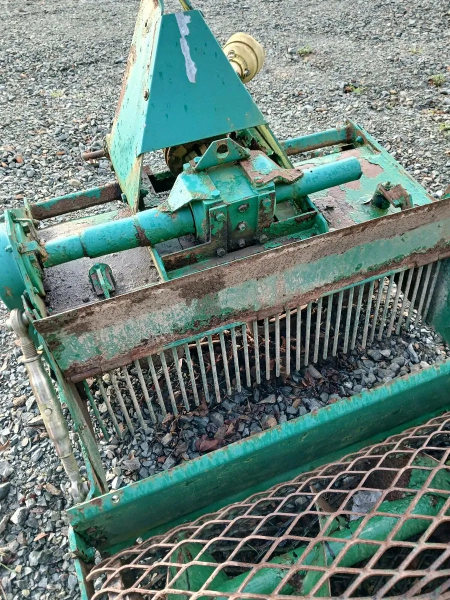 Major stone burier - Image 2