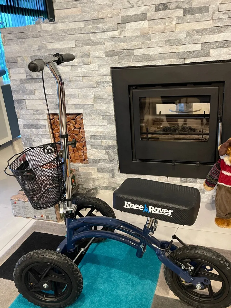 KneeRover All Terrain Steerable Knee Scooter - Image 3