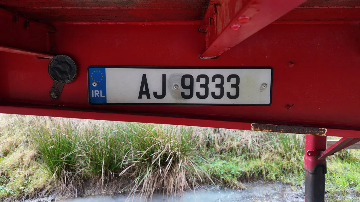 Overlander 45ft Flatbed Trailer - Image 4