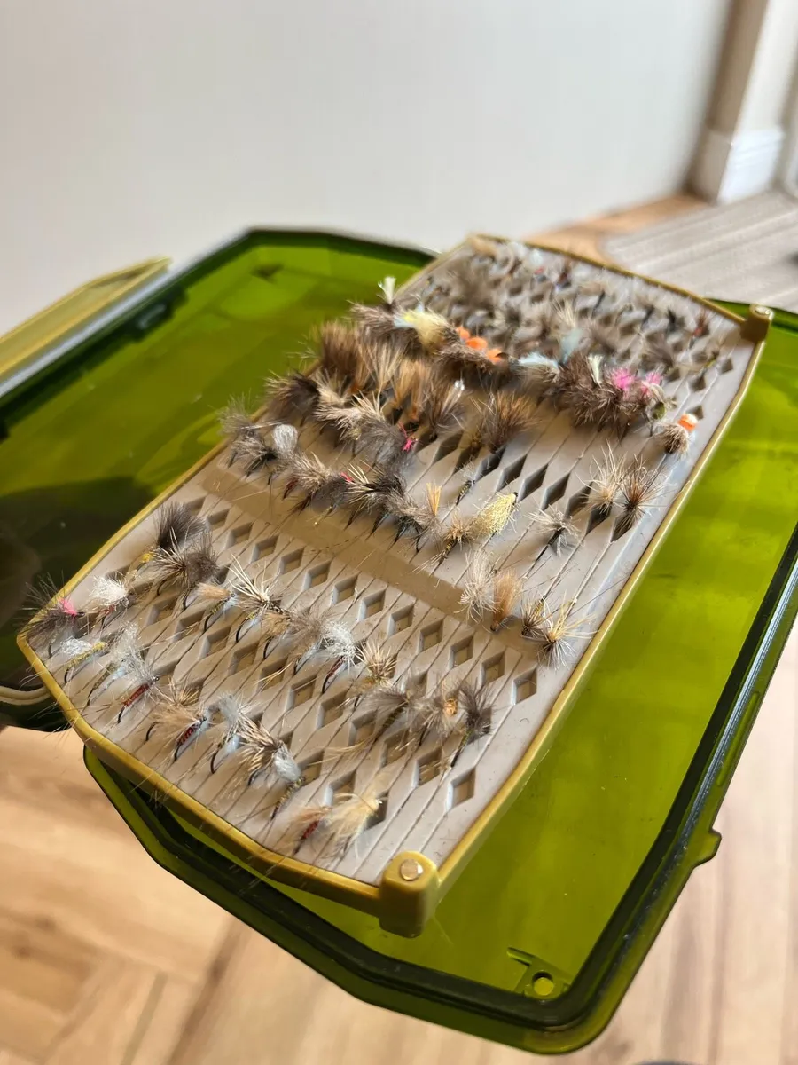 Umpqua fly box and fishing flies - Image 2