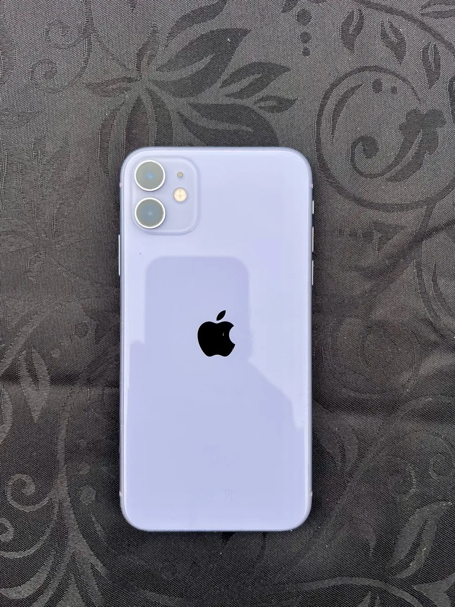 iPhone 11 - unlocked - very good condition - Image 3