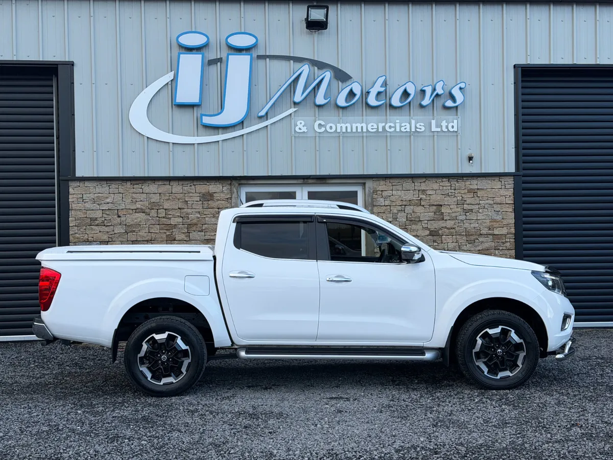 NISSAN NAVARA TEKNA TT 2.3dCi 190 4WD AUTO - Image 4