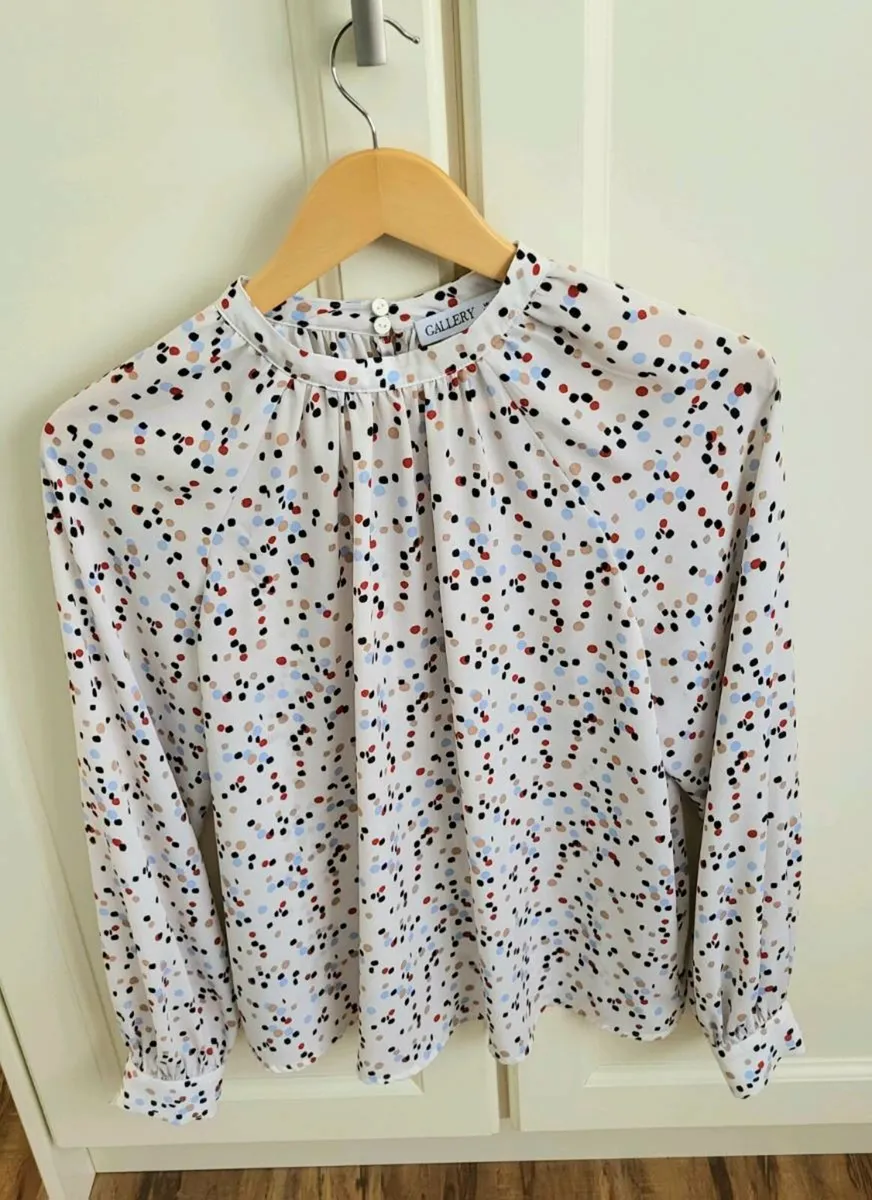 Blouse size 12 - Image 1