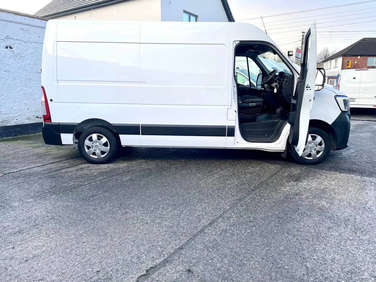 Renault Master MM35 Business+ 2.3 DCI 135BHP,2023 - Image 3