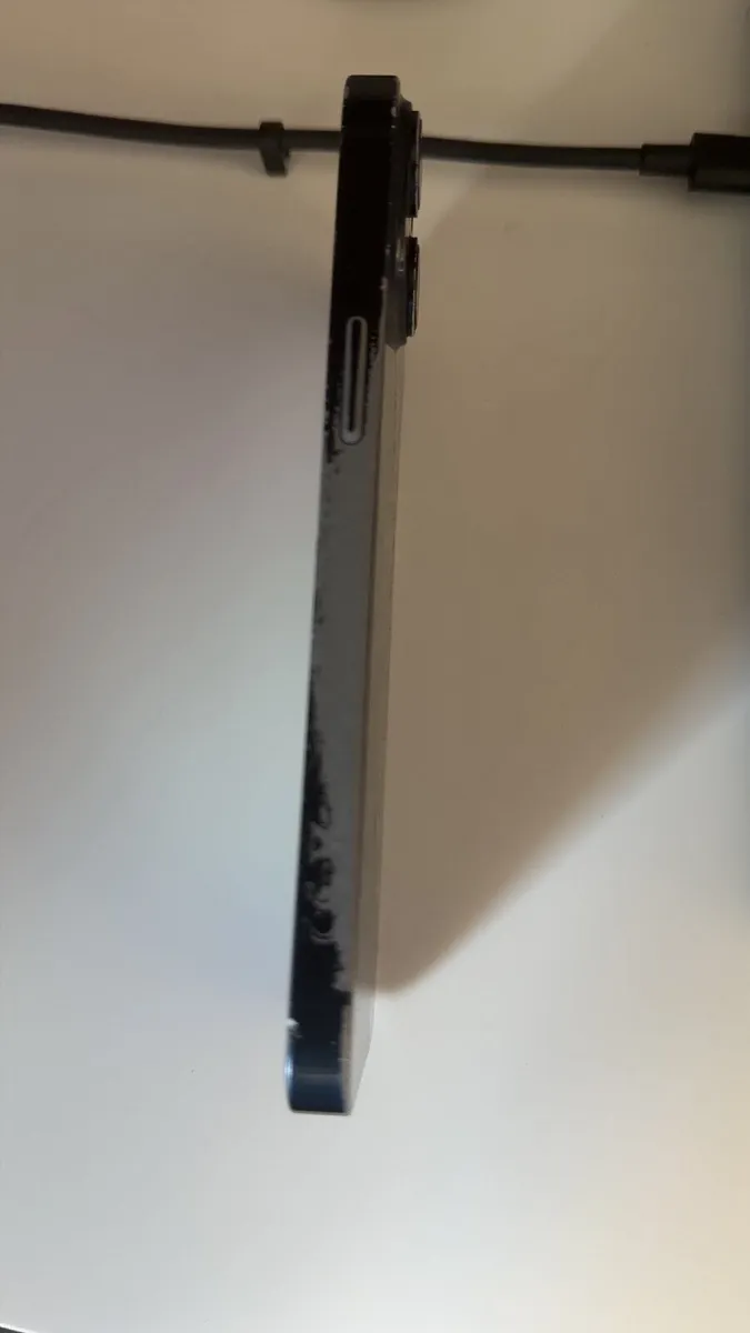 iPhone 14 - Image 4