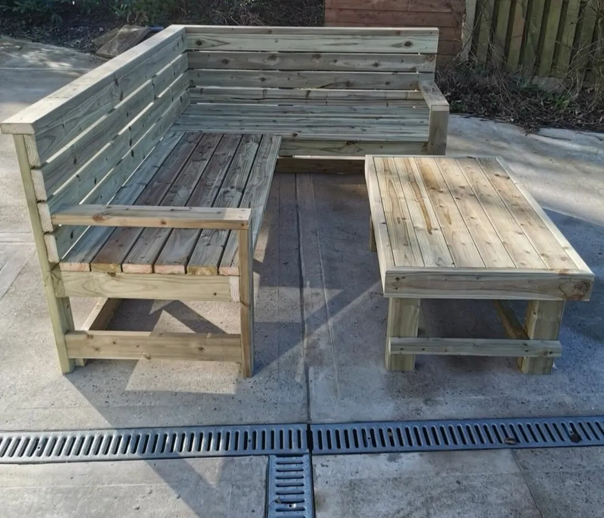 Garden furniture - Image 1