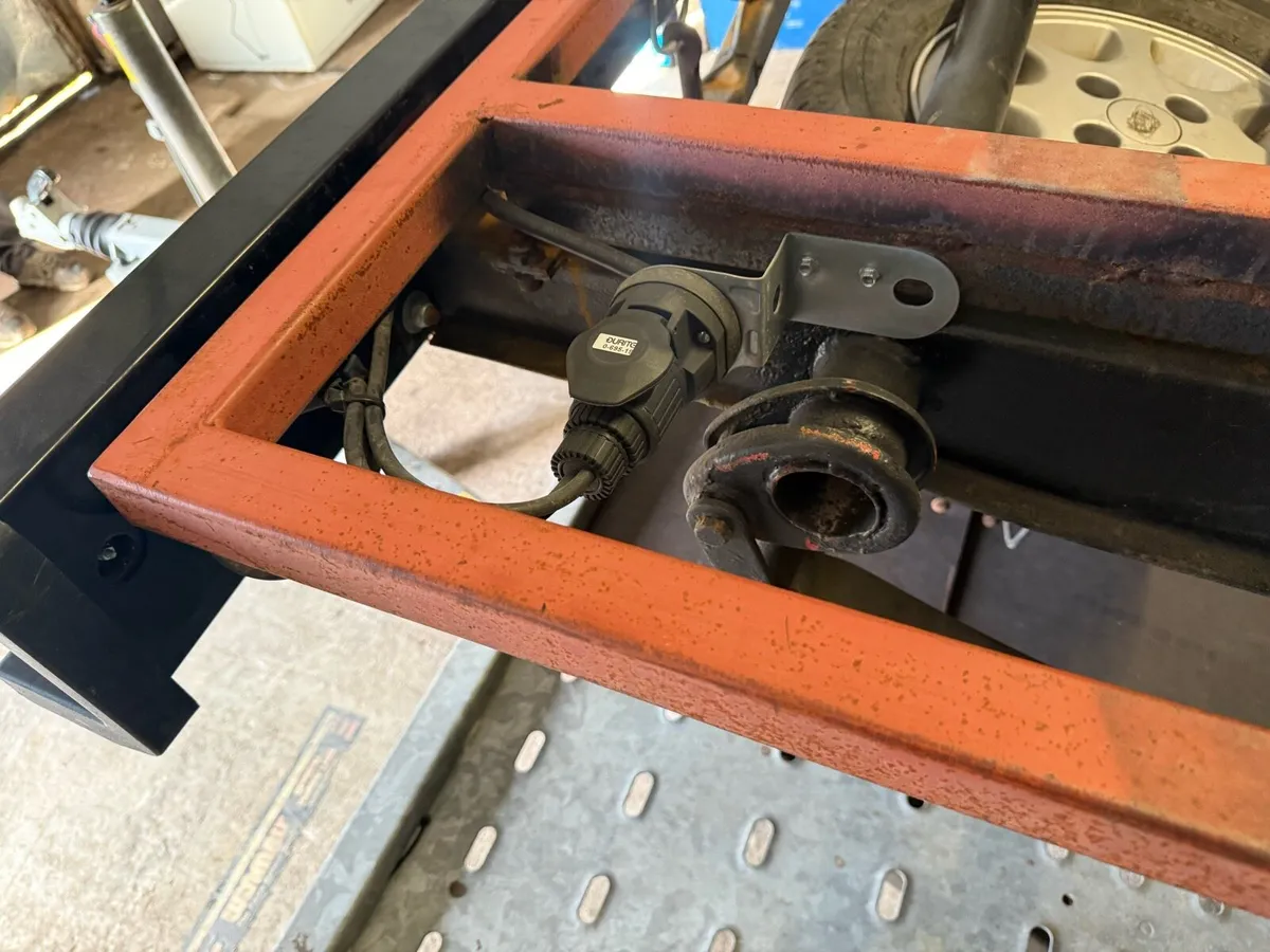 Ford Sierra p100 rolling shell project - Image 3