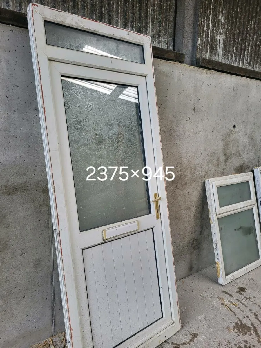 Second hand windows and door - Image 1