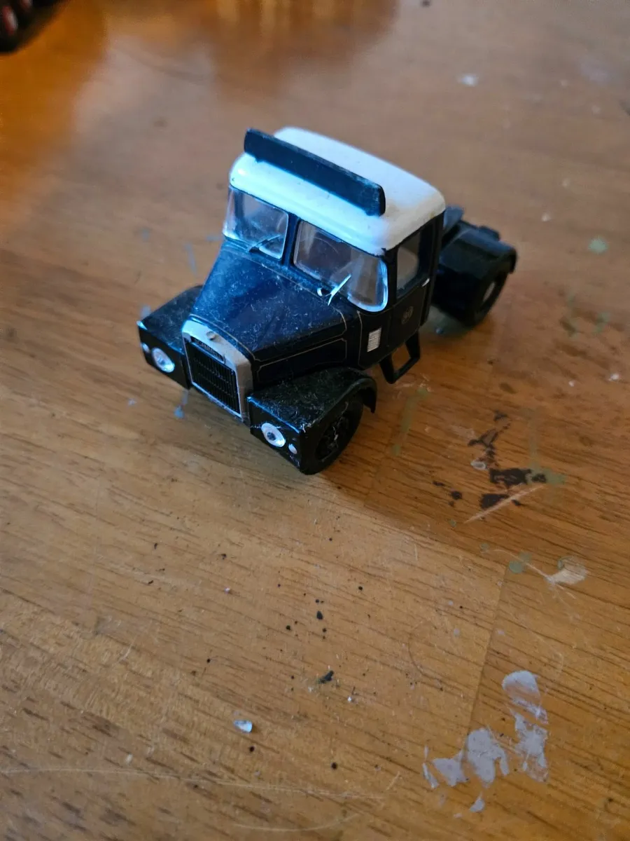 Corgi Pickfords Scammel Tractor Unit - Image 1