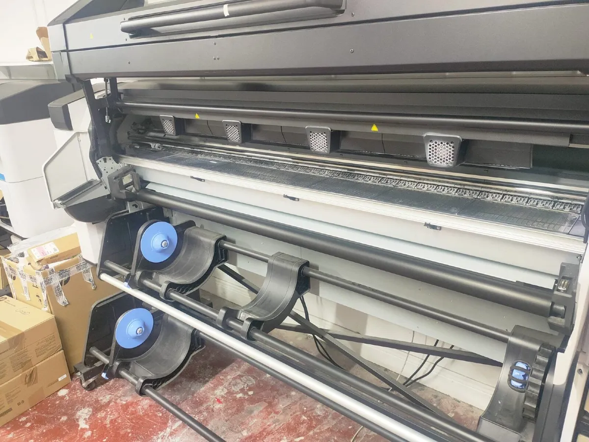 HP 700W Latex Printer - 64” - Image 4