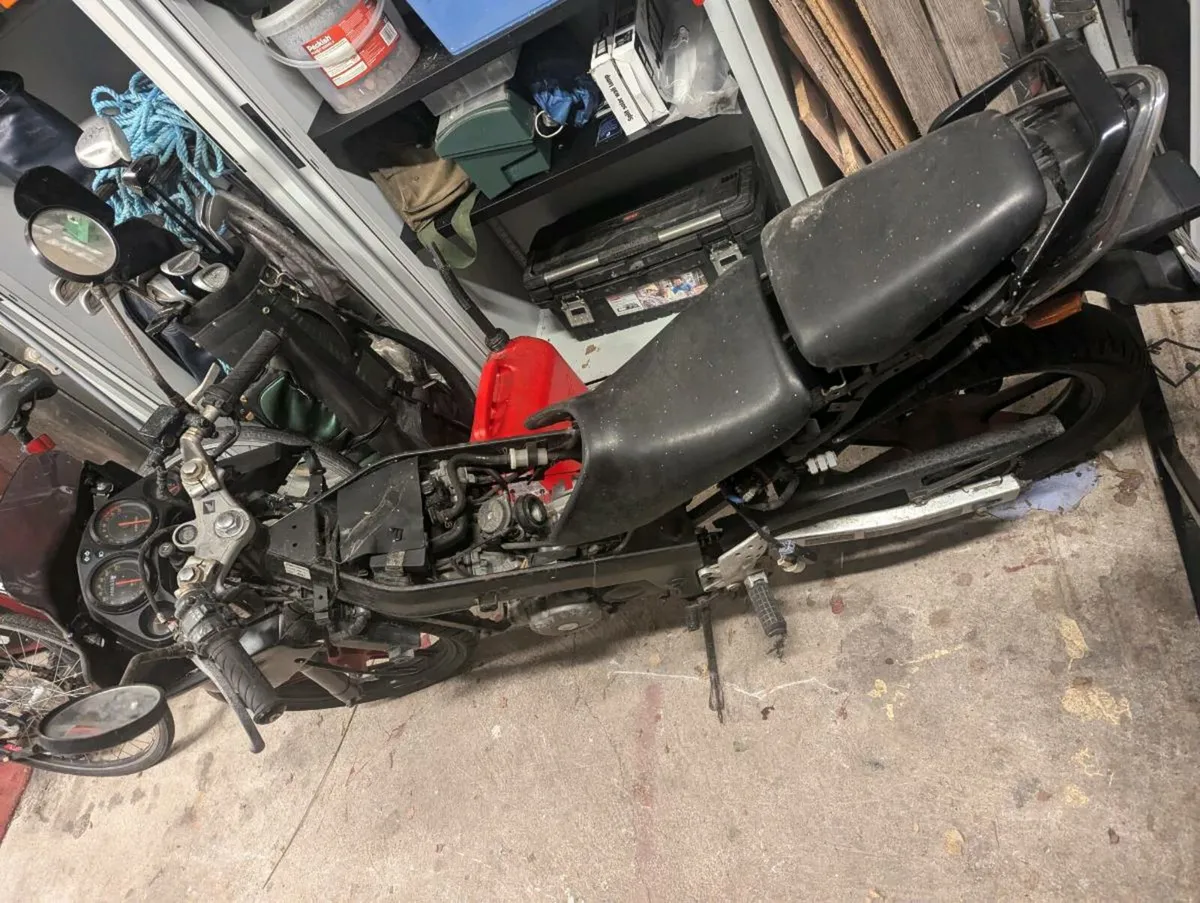 Honda CBR125R Project  2006 - Image 3