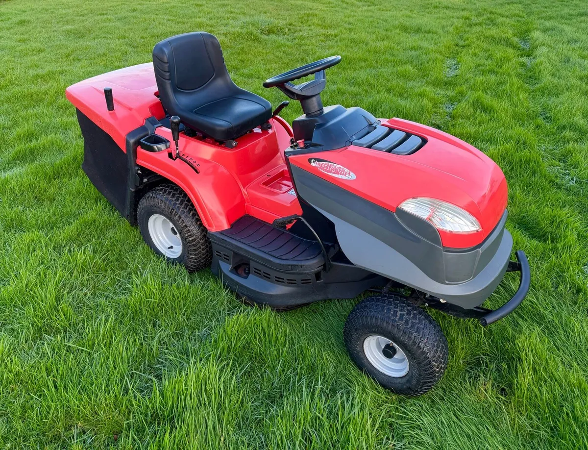 Lovely Castlegarden mower - Image 1