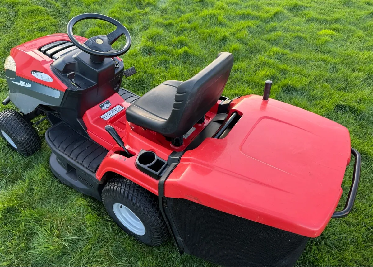 Lovely Castlegarden mower - Image 4