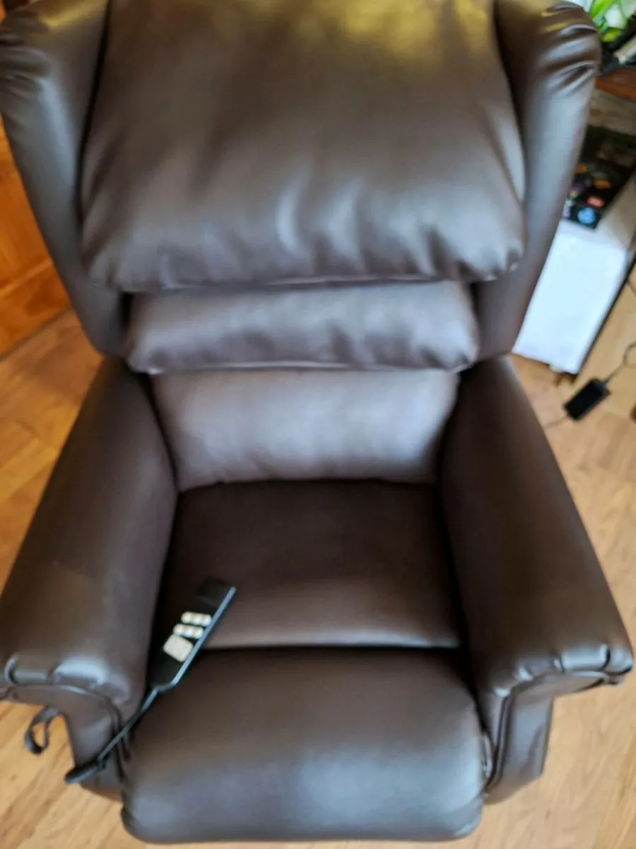 Riser recliner electric - Image 1