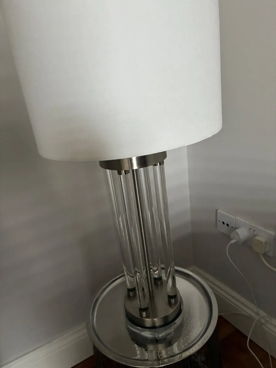 Table lamp