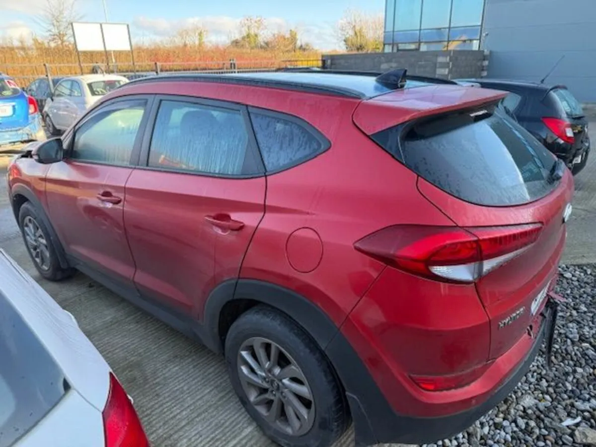 2016 Hyundai Tuscon - Image 3