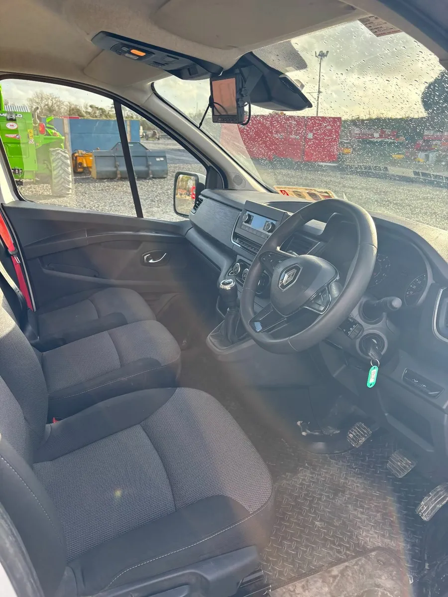 Renault Trafic 2023 - Image 3
