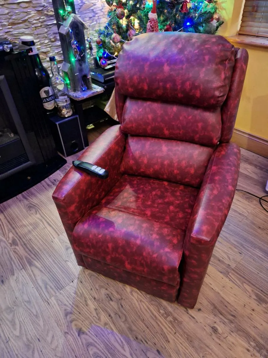 Electric riser recliner armchair - Image 2