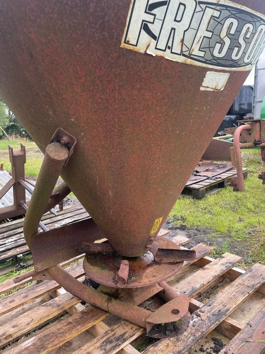 Fertiliser spreader,haybob,box - Image 3
