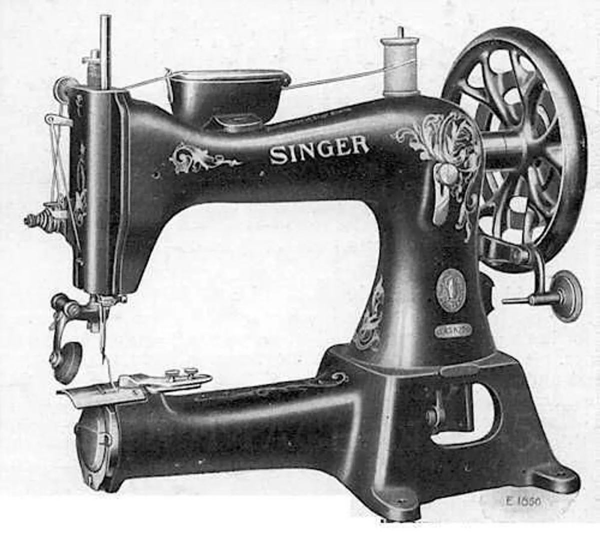 Singer sewing machine - Image 1