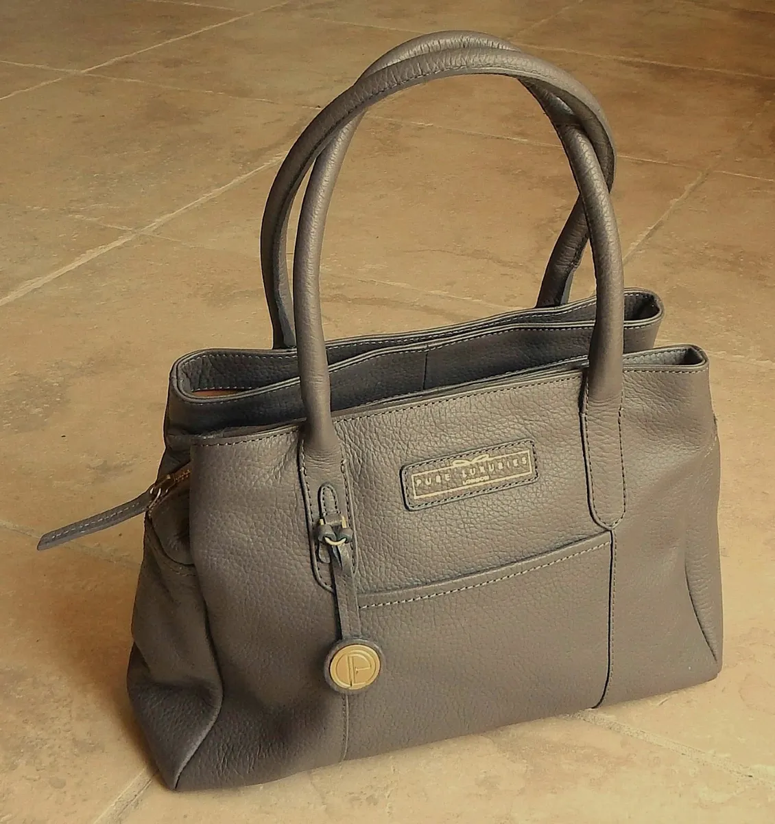 Pure Luxuries London Ladies Leather Handbag - Image 1