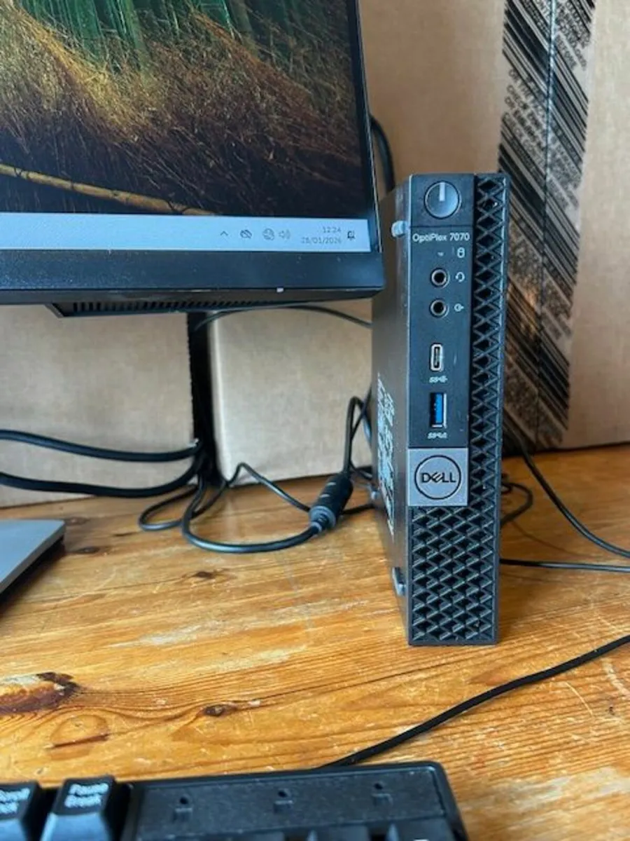 Dell Optiplex Micro 9th Gen 16GB 24" Dell Monitor - Image 2