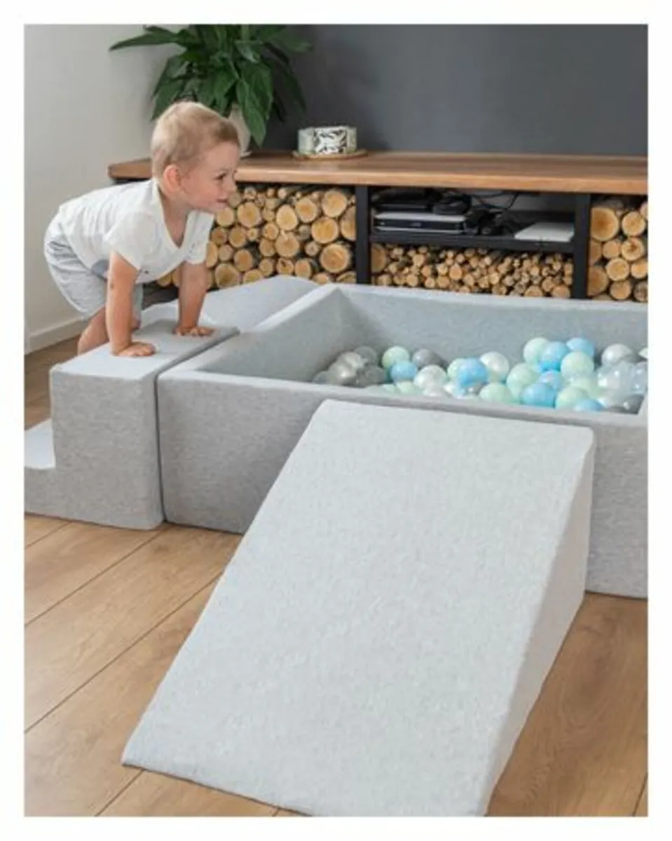 Crush-Proof Ball Pit Balls 6cm 100 Pack - Image 3