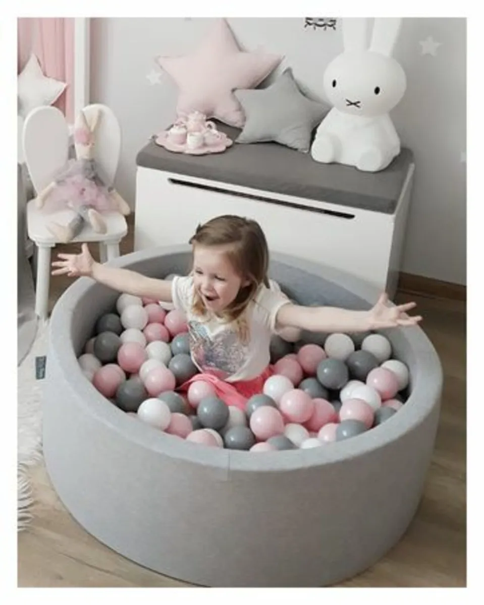 Crush-Proof Ball Pit Balls 6cm 100 Pack - Image 4