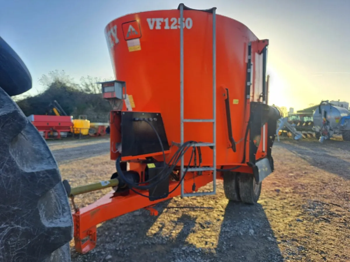 Verical Feeder - Image 2