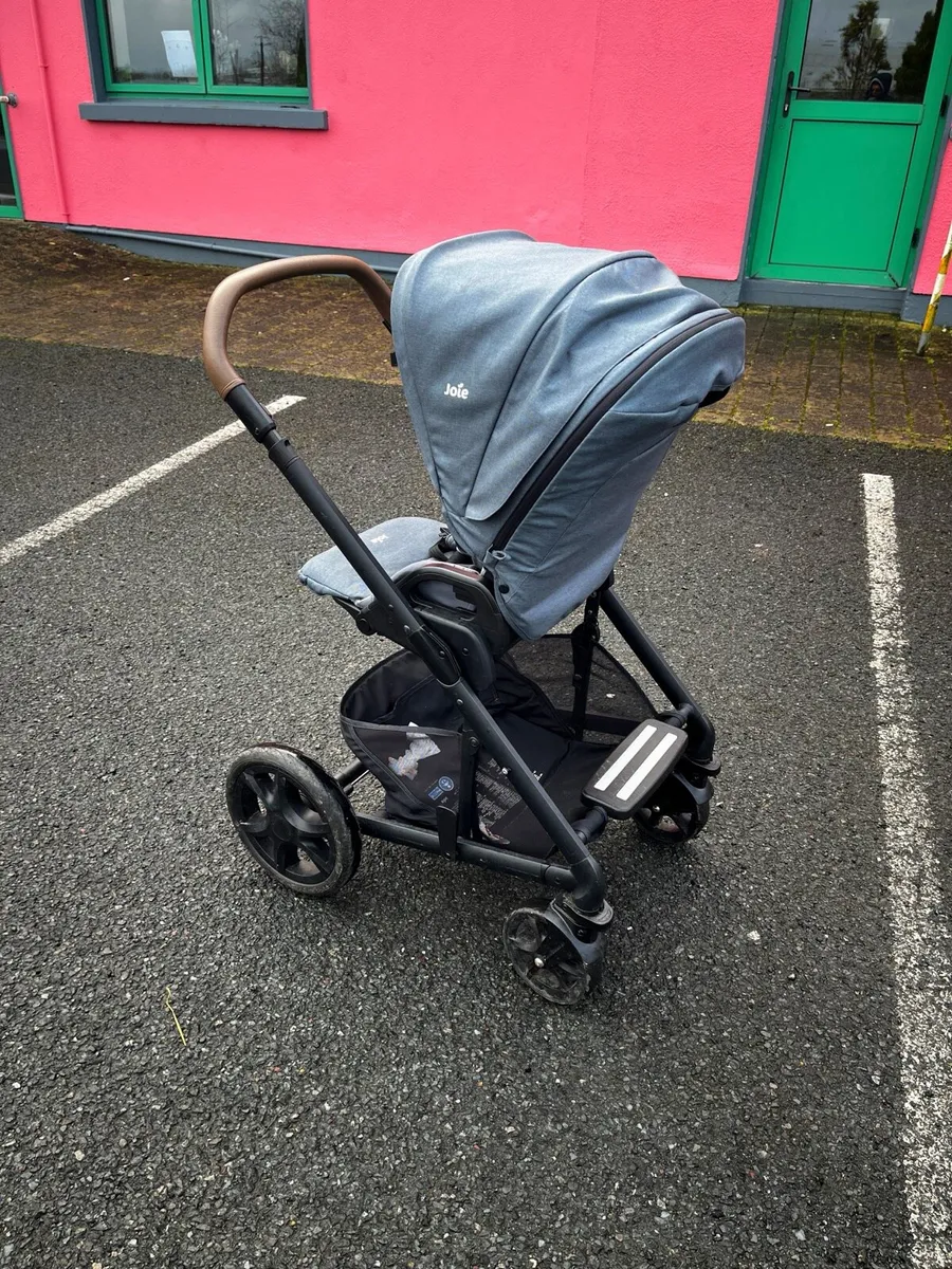 Joie Chrome DLX Trio 3 in 1 - Image 1