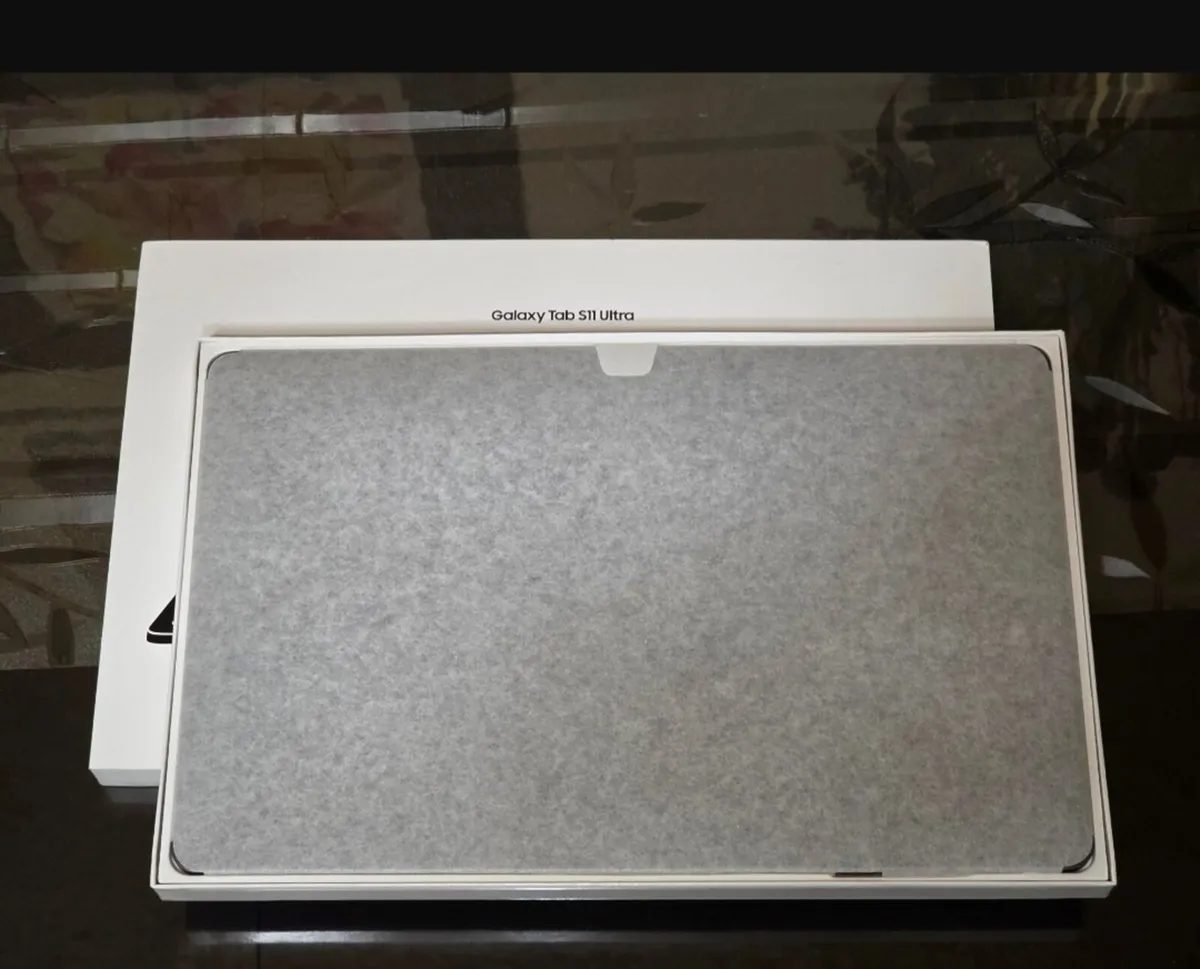 Samsung s11 ultra (new