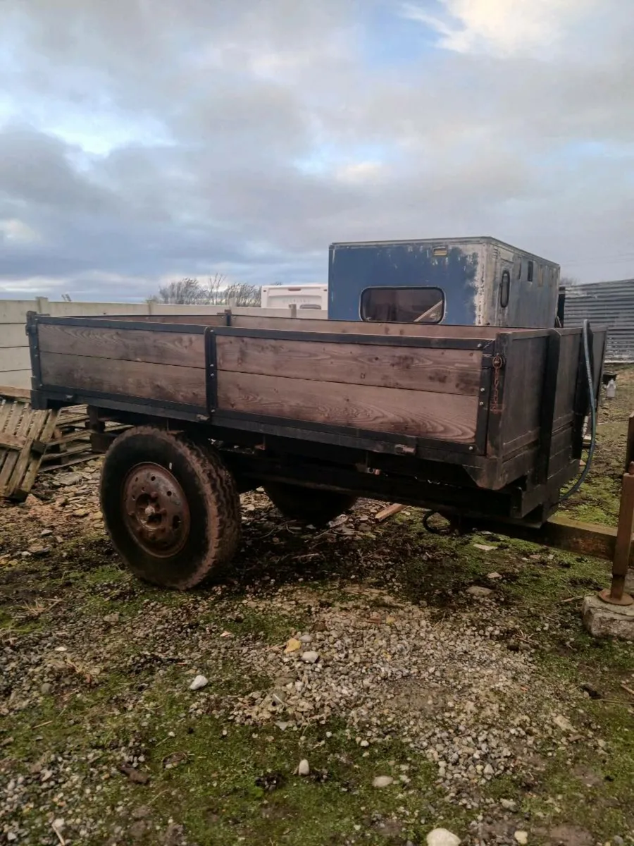 Tractor trailer - Image 1