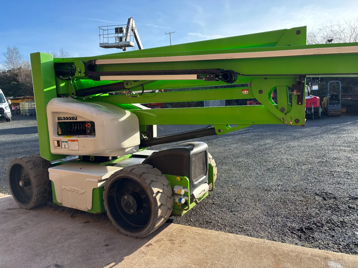 2018 Niftylift HR17N Hybrid Articulating Boom Lift - Image 4