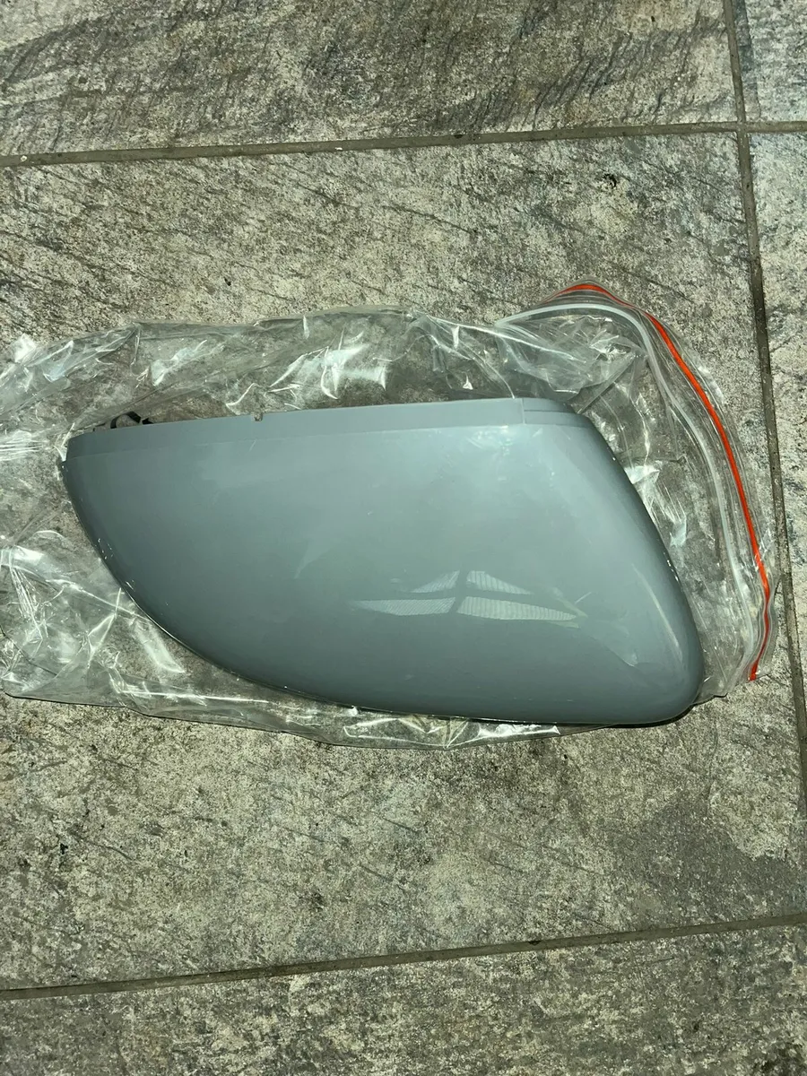 VW Golf Right hand side mirror Cover - Image 2