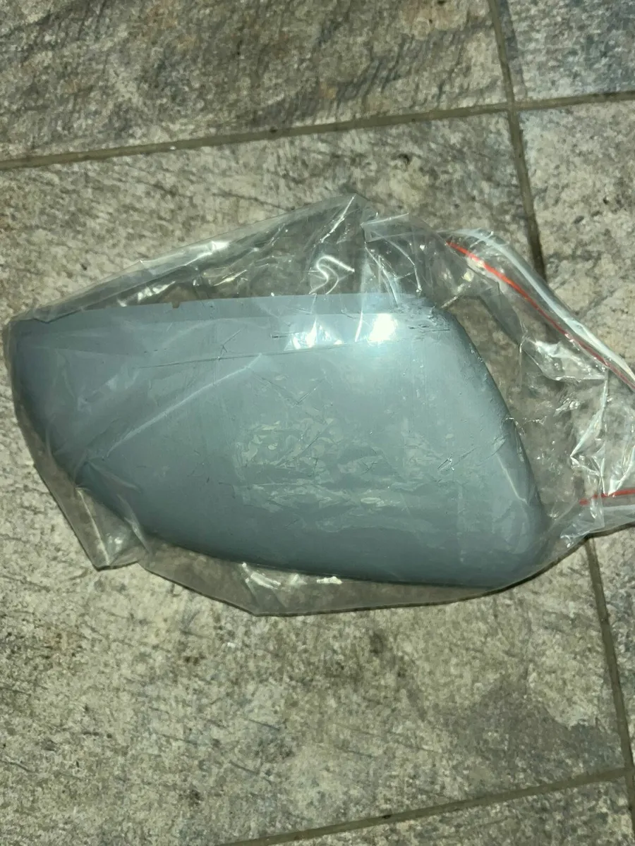 VW Golf Right hand side mirror Cover - Image 3