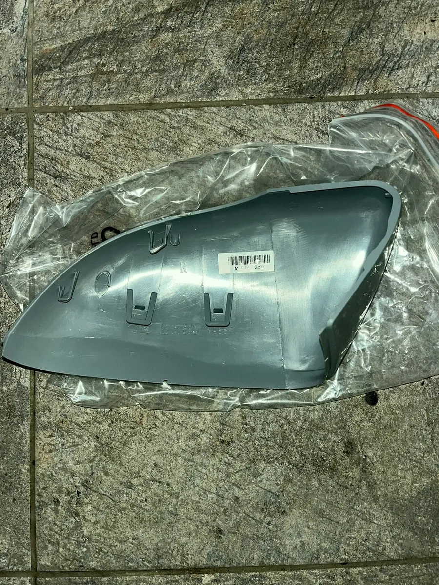 VW Golf Right hand side mirror Cover - Image 4