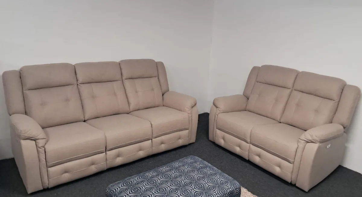 New Beige Mayfair 3+2 Electric Recliner sofas - Image 3