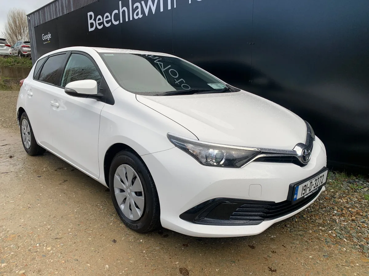 TOYOTA AURIS 1.4 D4D TERRA CAR VAN - Image 1