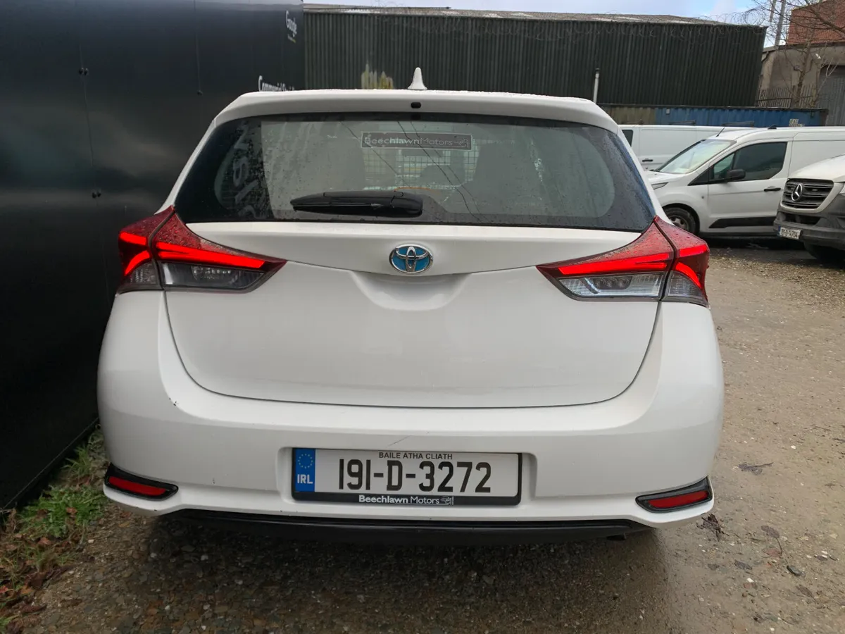 TOYOTA AURIS 1.4 D4D TERRA CAR VAN - Image 4