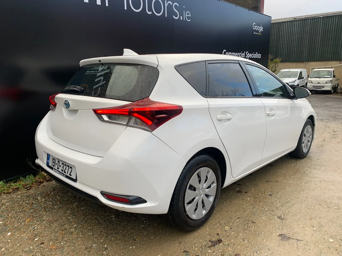 TOYOTA AURIS 1.4 D4D TERRA CAR VAN - Image 3