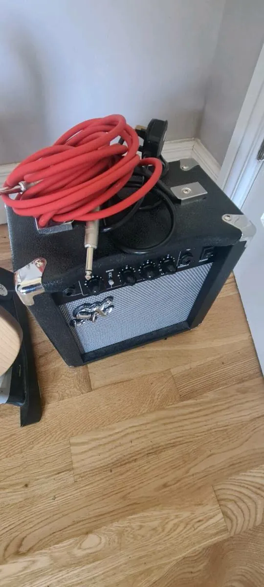 Left Handed Electric Guitar & Amp - Image 4