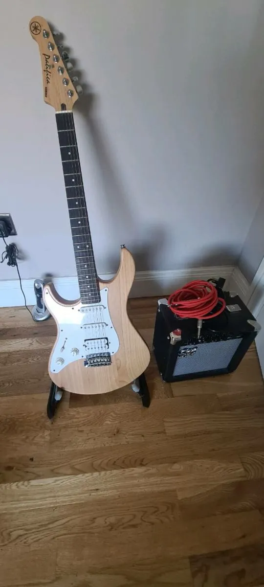 Left Handed Electric Guitar & Amp - Image 1