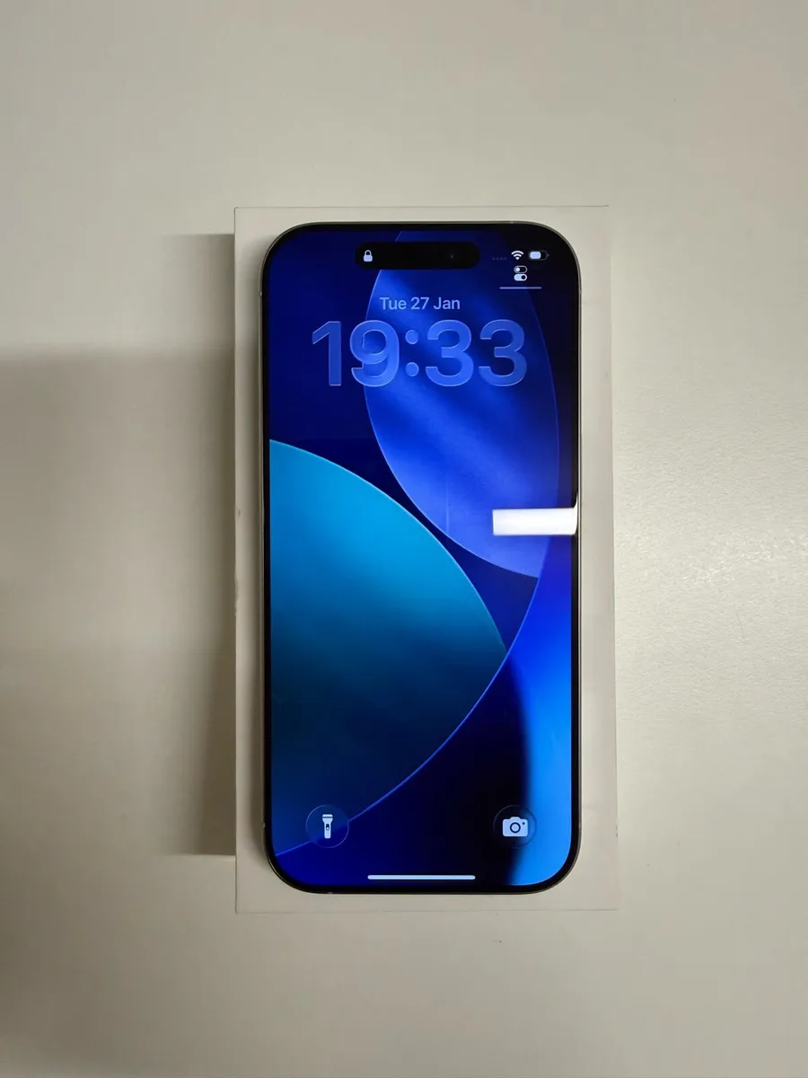 iPhone 16 Pro - Image 2
