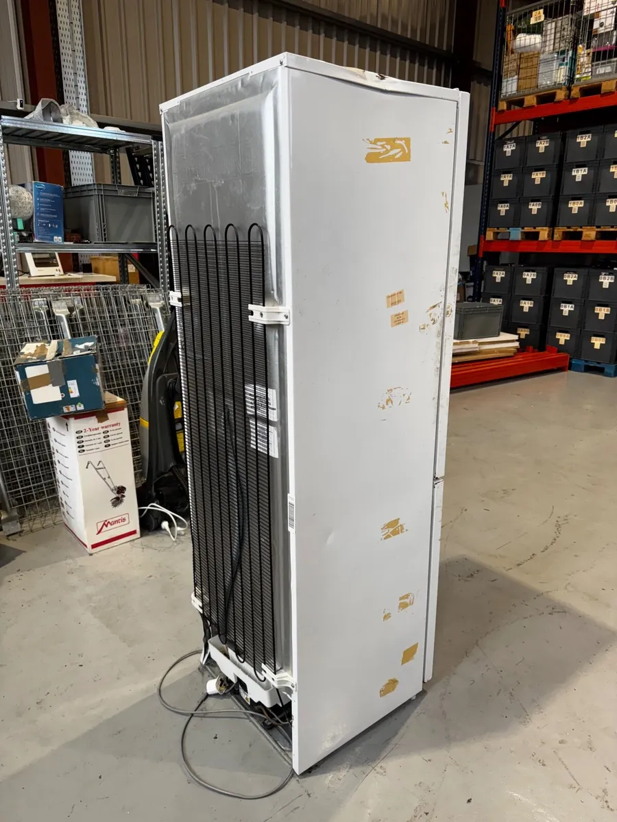 Refrigerator - Image 4